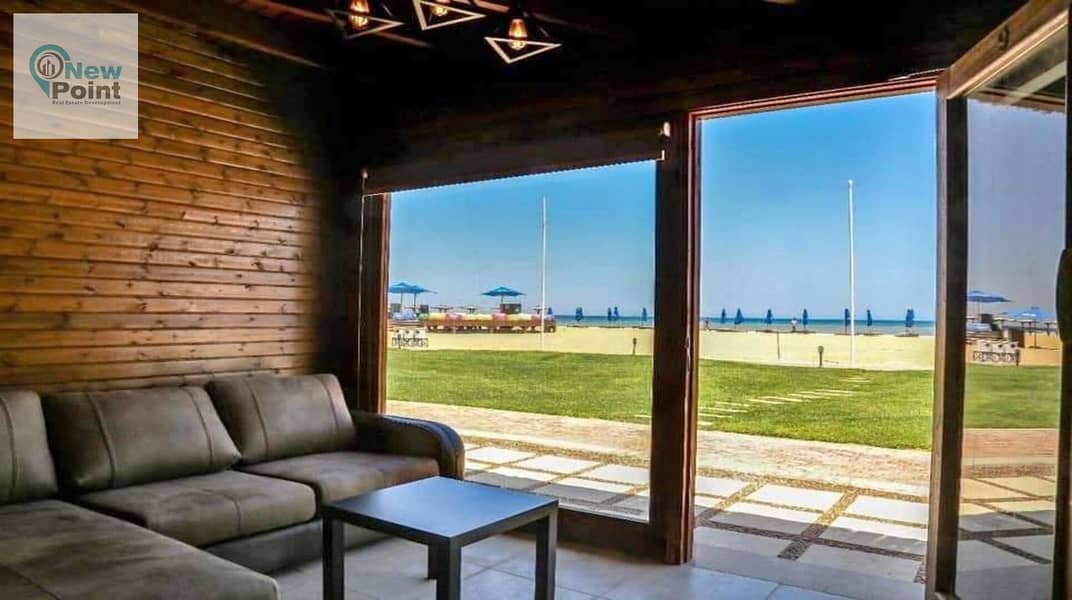 With the lowest down payment, receive immediately a 120-square-meter chalet, fully finished, on the sea in Blue Blue, Ain Sokhna 1