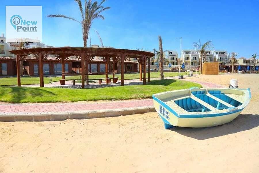 With the lowest down payment, receive immediately a 120-square-meter chalet, fully finished, on the sea in Blue Blue, Ain Sokhna 2