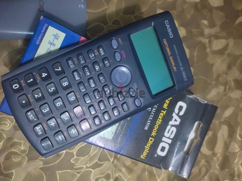 آلة حاسبة Casio fx 500-ES 2