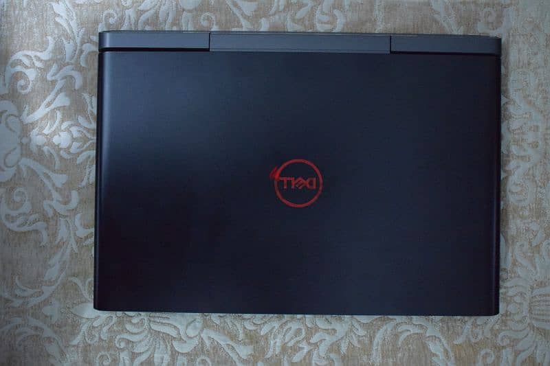 Loptop dell inspiron 7577 6