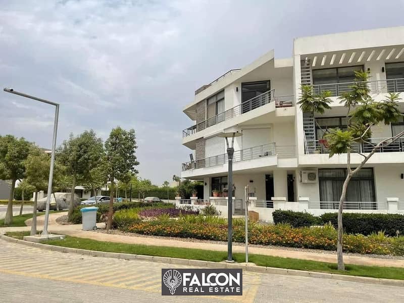 Immediate delivery in a prime location in Shorouk City, Sodic East Compound with the lowest down payment. Book now and enjoy a different view of 8