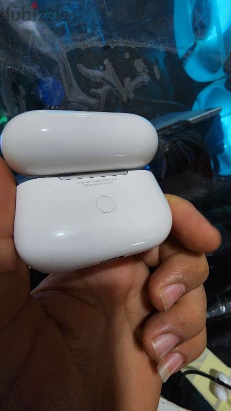 charging case Airpods pro 2 بدون خدش كيس الشحن بدون سماعات الاصلي أبل 3