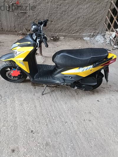 سكوتر kymco urban d 150 2022 .