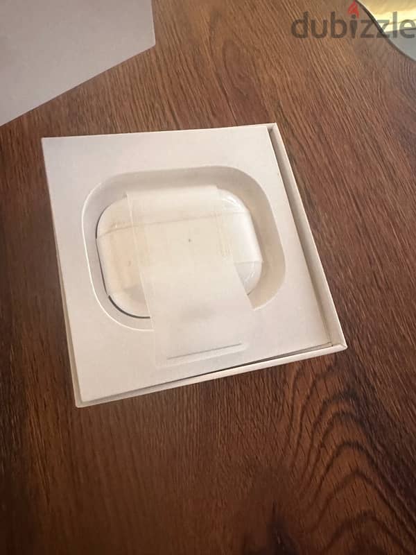 apple airpods pro with wireless charging case new open box no scratch 1