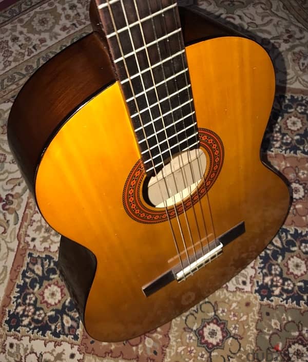 Yamaha C40 Guitar 1