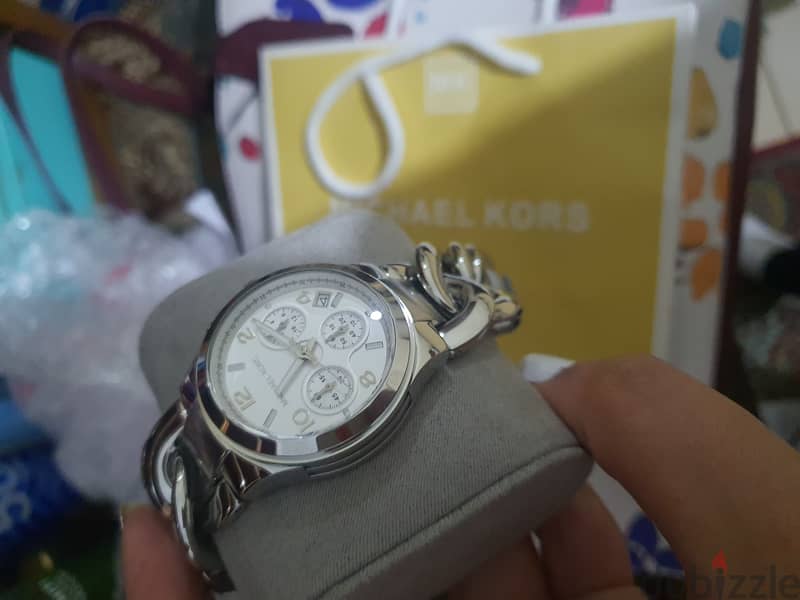 Michael Kors women watch ساعه مايكل كورس أصليه بالعلبه والشنطه 3