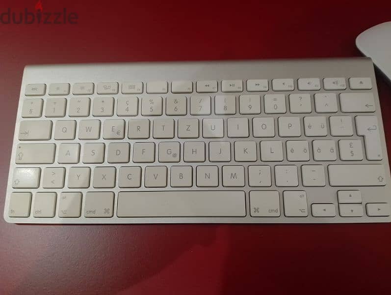 Apple mouse and keyboard wirles like new 5