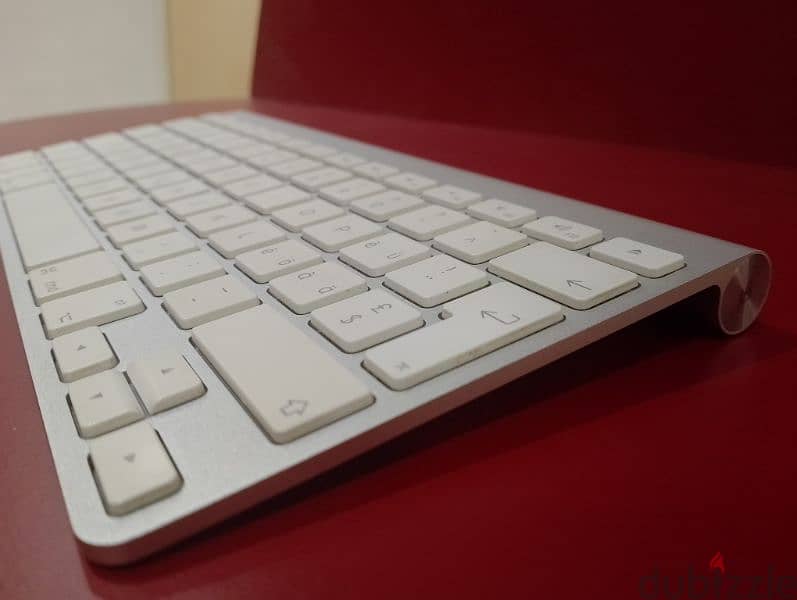 Apple mouse and keyboard wirles like new 9