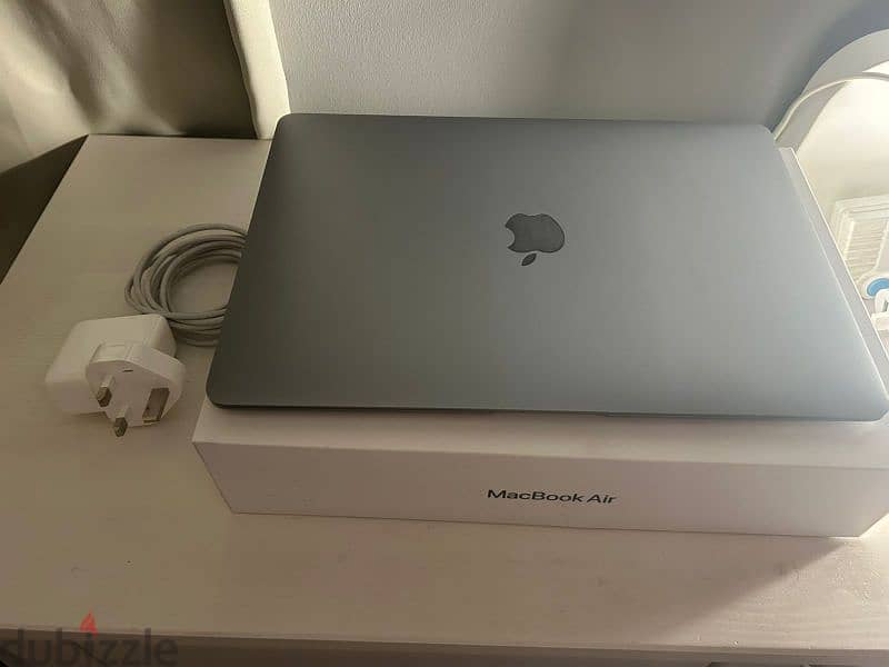 Macbook Air, M1, 2020, 13.3-inch 2