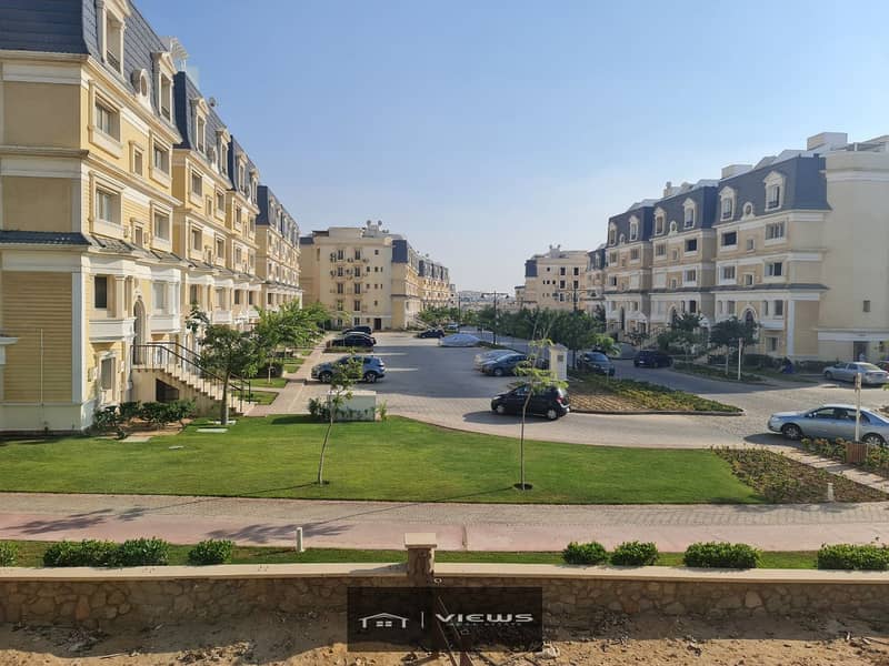 اي فيلا روف 300م اقل سعر في الماركت بحري موقع متميز بكمباوند ماونتن فيو هايد بارك Mountain view hyde park 4