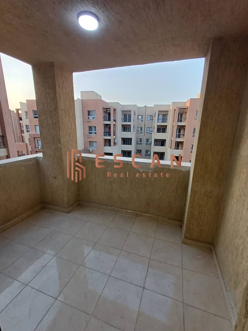 Apartment for sale in Madinaty B8, special finishing, view garden, 105 m, first residence 6