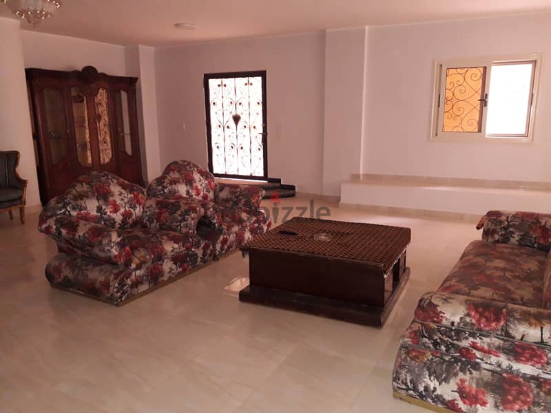 شقة إيجاربحديقة بالفرش موقع مميز Fully furnished apartment with garden 3