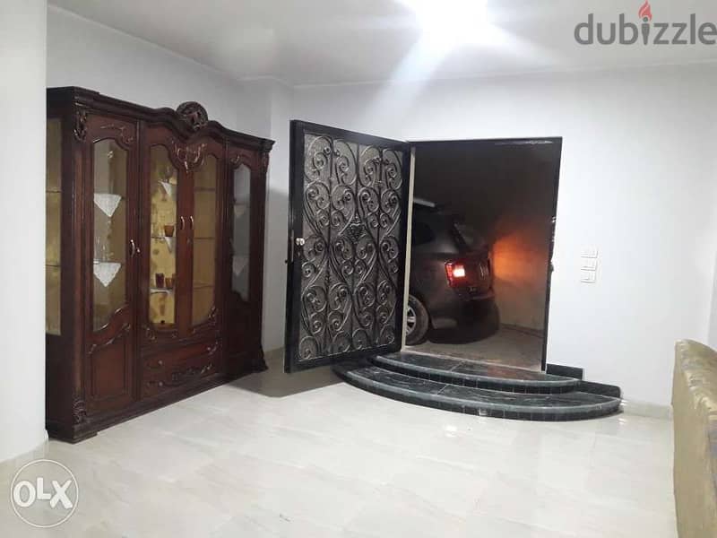 شقة إيجاربحديقة بالفرش موقع مميز Fully furnished apartment with garden 8