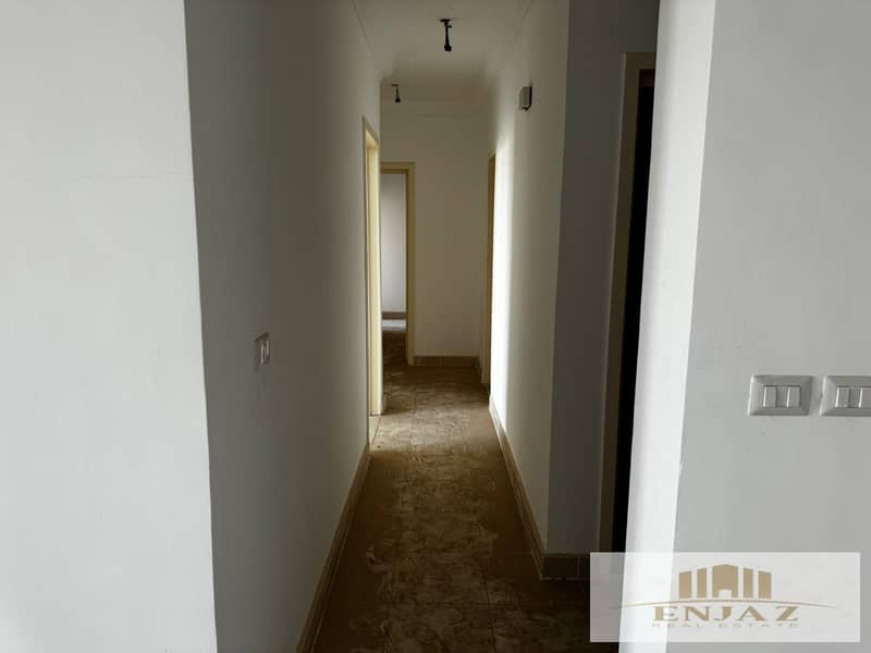 B8, Group 83, wide garden view, first resident, first floor, area (148 sq) 14