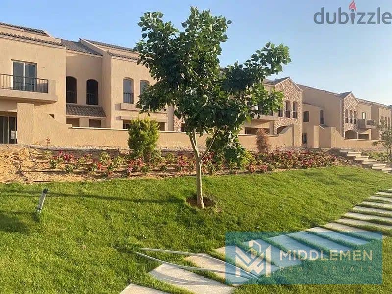 town house corner 270 m open view delivered , in green square mostakbal city 1