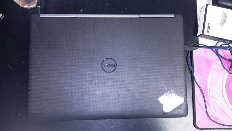 Dell precision 7720 الخارق 0