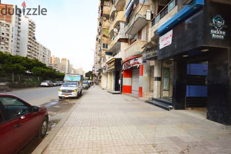 Commercial shop for sale - Victoria - 24 full meters