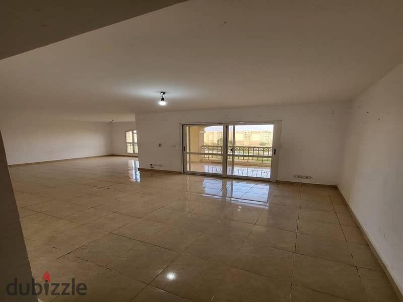 In Madinaty, an apartment for rent, 208 sqm, with an open view, will not be repeated, in front of the Food Court, the Club, and the Exhibition Market, 3