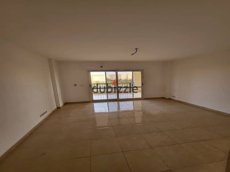 In Madinaty, an apartment for rent, 208 sqm, with an open view, will not be repeated, in front of the Food Court, the Club, and the Exhibition Market, 5