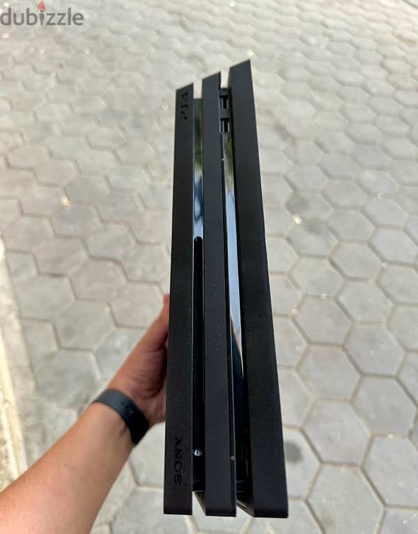 Ps4 Pro - Playstation 4 Pro 1 Terabyte 4K Full BOX Excellent condition 2