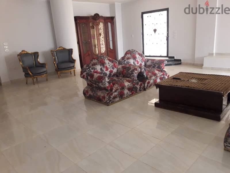 شقة للبيع حديقة&فرش بموقع مميز Fully furnished apartment with garden 6