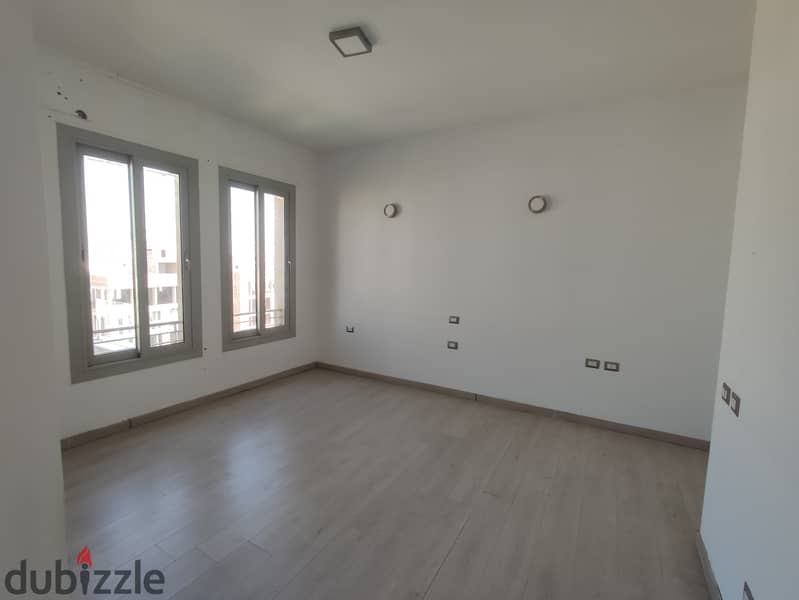 بنتهاوس نص مفروش 211م ايجار كمبوند فيلدج جيت بالم هيلزpenthouse rent village gate 2