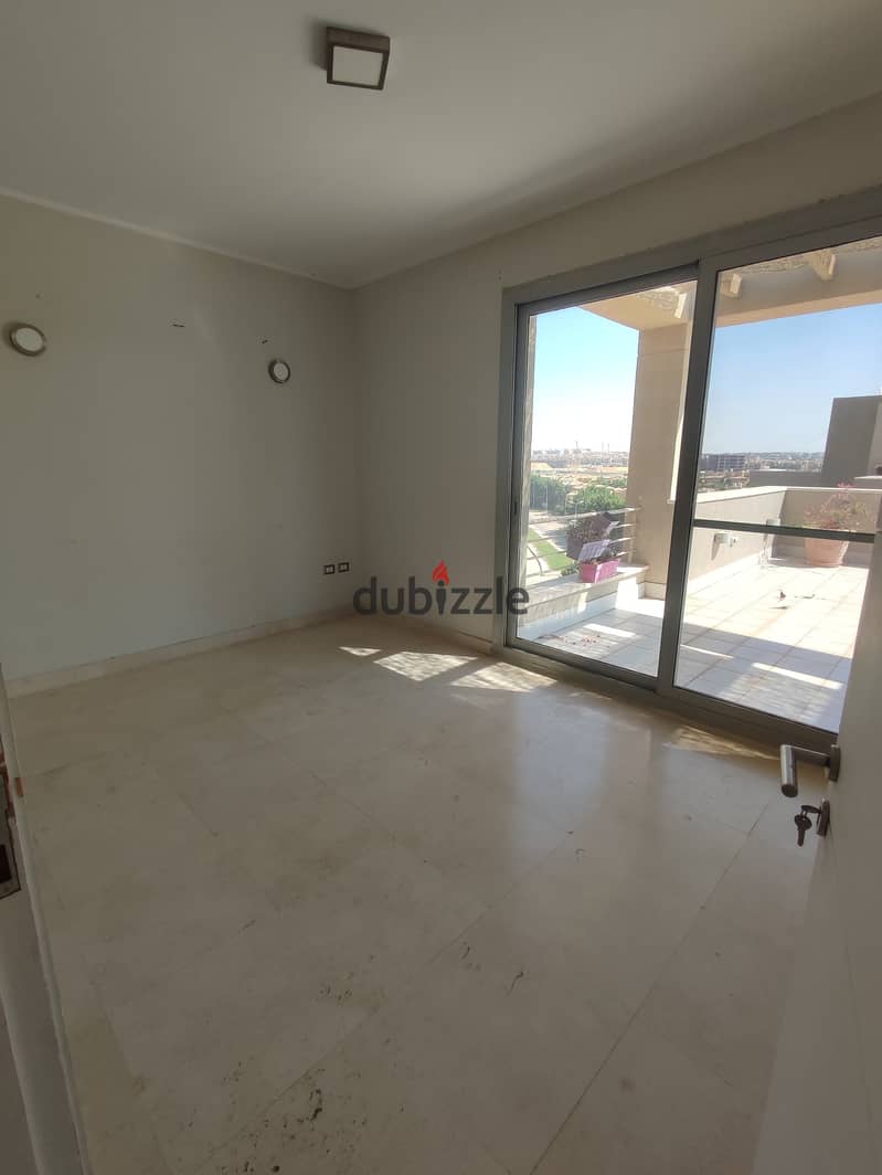 بنتهاوس نص مفروش 211م ايجار كمبوند فيلدج جيت بالم هيلزpenthouse rent village gate 8