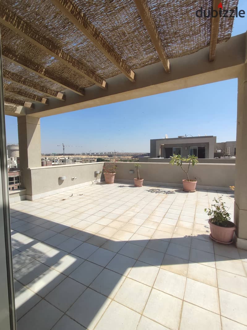 بنتهاوس نص مفروش 211م ايجار كمبوند فيلدج جيت بالم هيلزpenthouse rent village gate 9