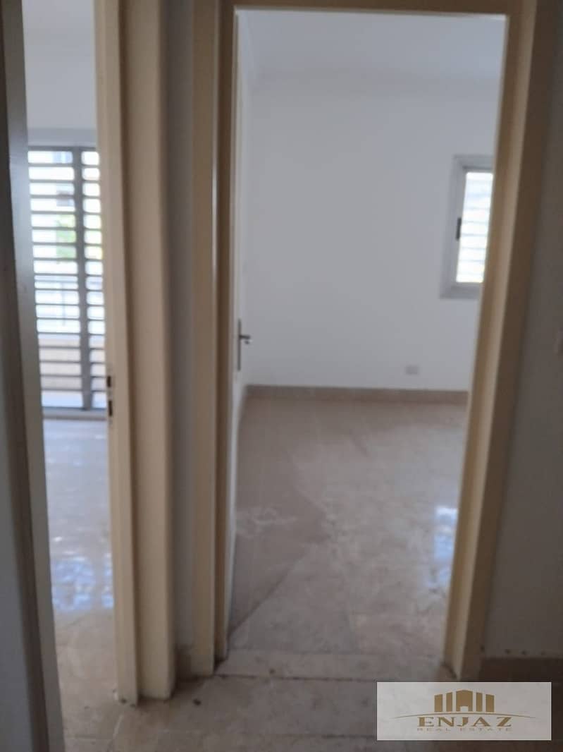 B8, Group 83, wide garden view, first resident, master room, ground floor no garden, area (148 sq) 18