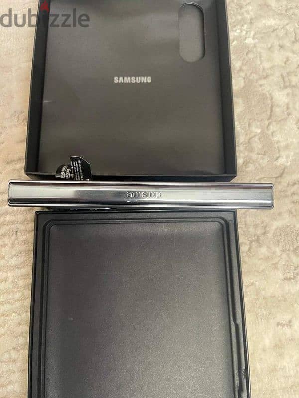 Samsung galaxy fold 4 - 5G 3