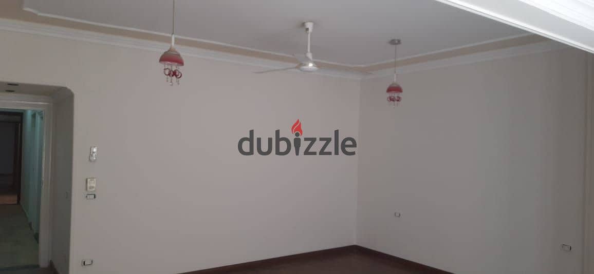 Duplex for rent with kitchen and air conditioners, Narcissus Villas , near the 90th Street and Fatima Al-Sharbatly Mosque    With a private entrance 9