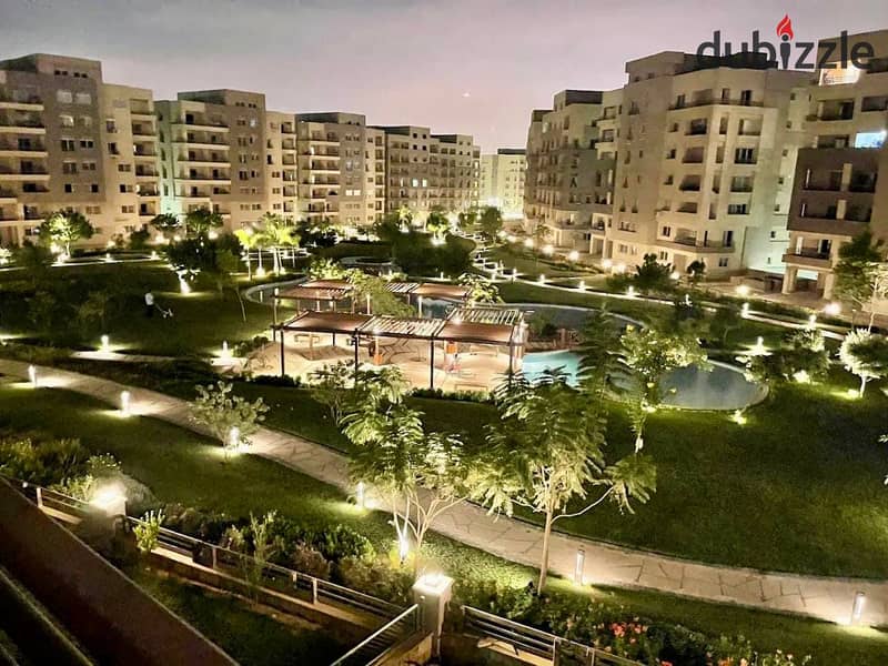 Apartment 136m the square New Cairo price 5.300. 000 10