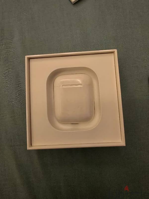 airpods 1 good condition with original box ايبودز ١ 2