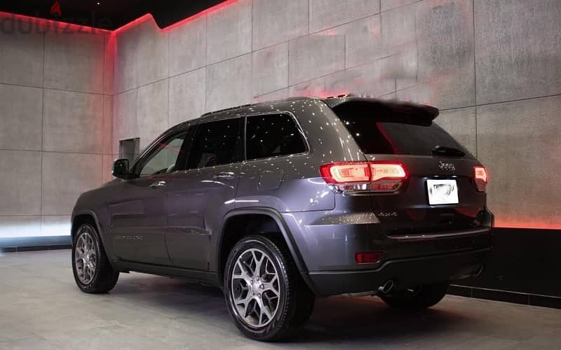 Jeep Grand Cherokee 2022 3