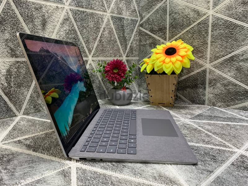 Microsoft Surface laptop 4 i5-11th 3