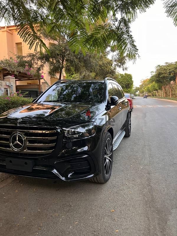 Mercedes-Benz GLS 2024 1