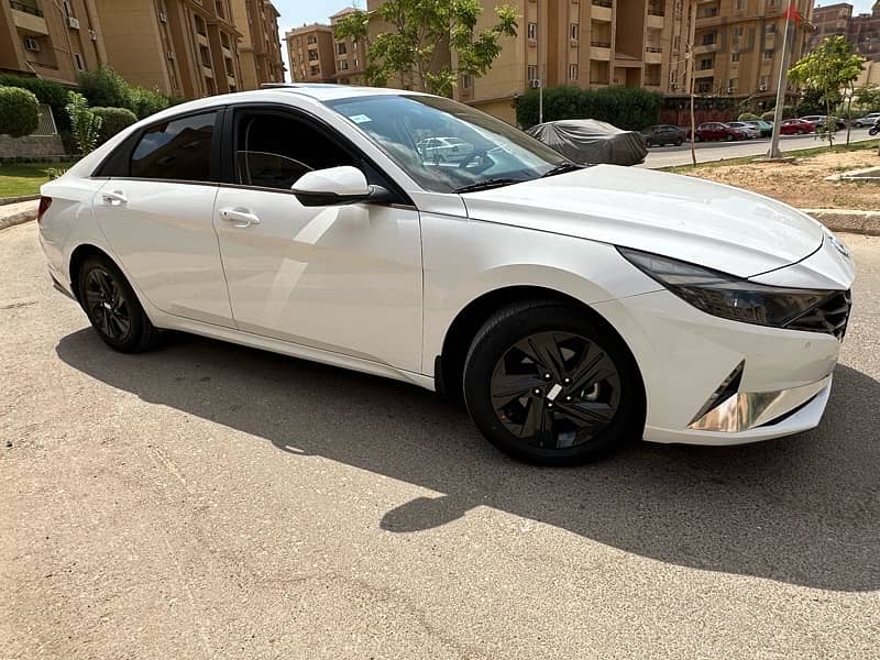 Hyundai Elantra 2021 4