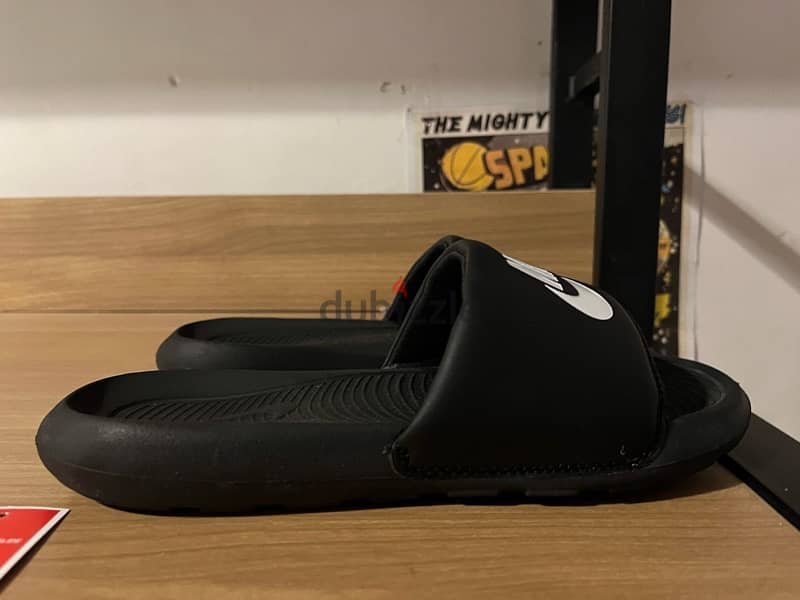 nike slides 1