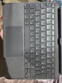 Logitech magic keyboard with trackpad 0