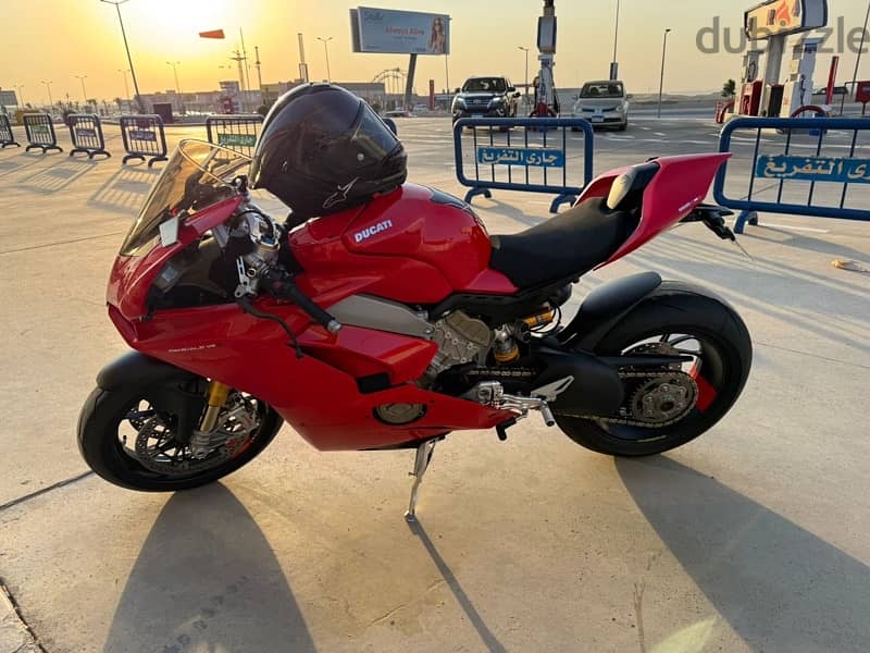 ducati panigale V4s 1