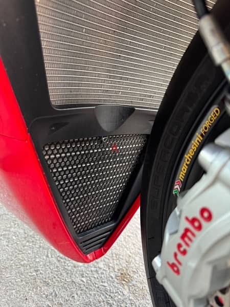 ducati panigale V4s 3