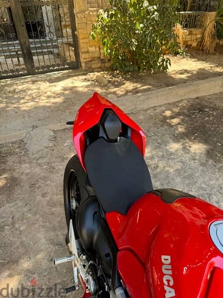 ducati panigale V4s 7