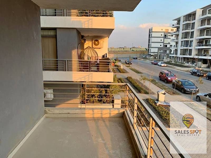 With a 5% down payment, a 133 sqm two-bedroom apartment for sale in Taj City, First Settlement, directly in front of the airport and near Al-Rehab 2