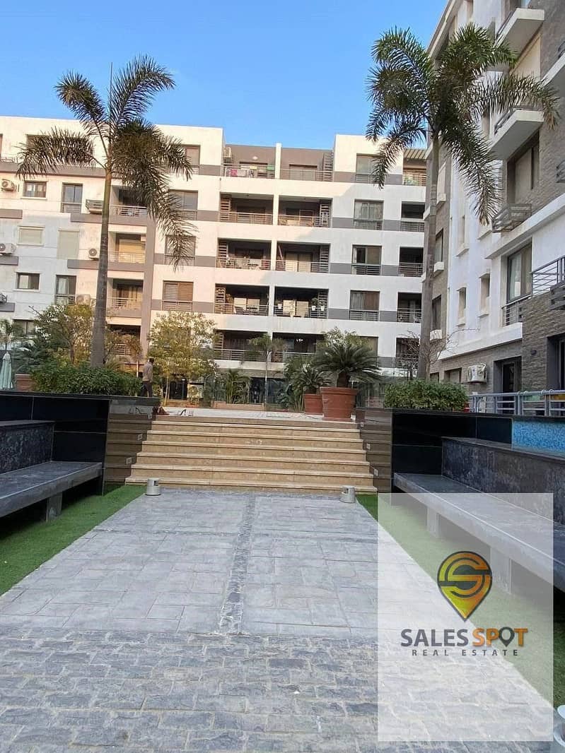 166 sqm apartment for sale, with a distinctive division, in the First Settlement, in Taj City Compound, near Nasr City 7