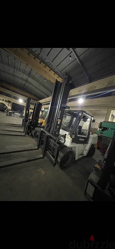 Forklift nissan 7 ton  كلارك نبسان ٧ طن بحاله ممتازه 1