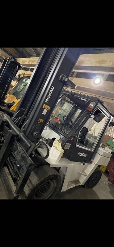 Forklift nissan 7 ton  كلارك نبسان ٧ طن بحاله ممتازه 2