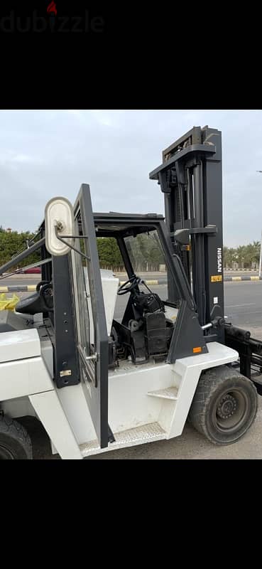 Forklift nissan 7 ton  كلارك نبسان ٧ طن بحاله ممتازه 4