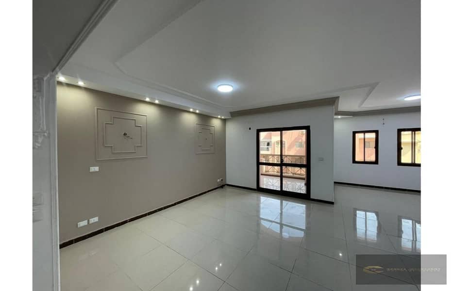 A luxury apartment with high-end finishes in the Ashgar neighborhood compound in 6th of October City, in front of the Dreamland compound, Mall masr 8