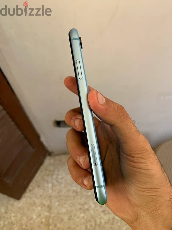 iPhone XR 256 b80% مش معه حاجه مغير زرار الصامت و كاميرا اصليه خلع من 2