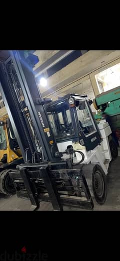 Forklift nissan 7 ton كلارك نيسان ٧ طن بحاله ممتازه 0